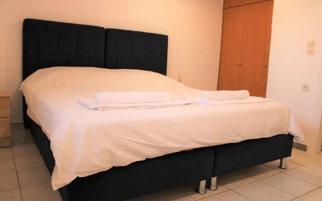 "kalamaki Plaza Apartments 'kalimera'"