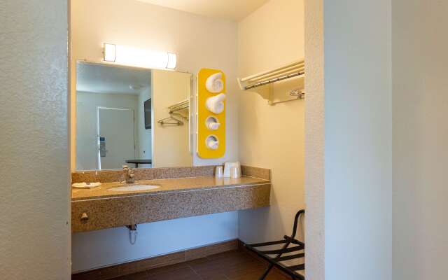 Motel 6 Camp Springs, DC - South Camp Springs