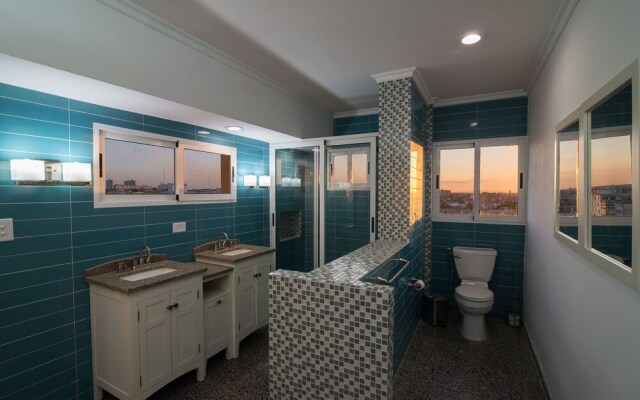 Big City Penthouse 360 View