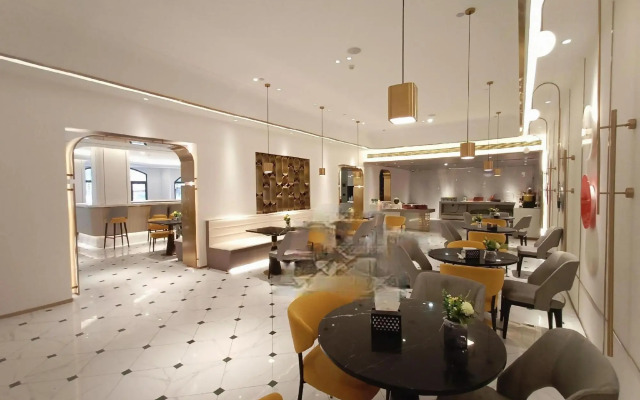 Nanjing Sirv 1st Business Hotel