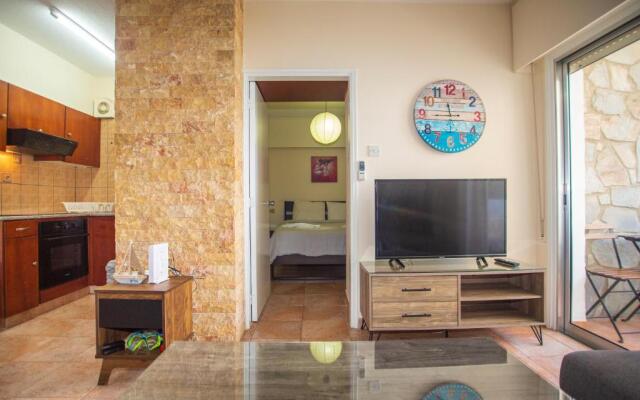 Central, by sea, seaview, renovated 1 bedroom flat