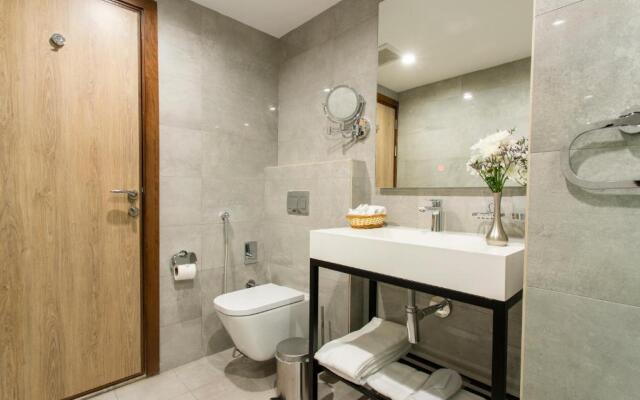 Cindyan Apartments By The Quarter