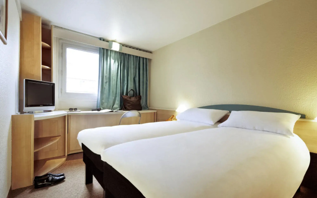 Ibis Guimaraes
