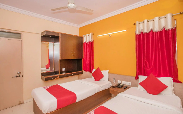 OYO 5590 Ujwal Residency