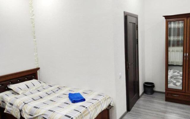 Chinara Guest House Airport