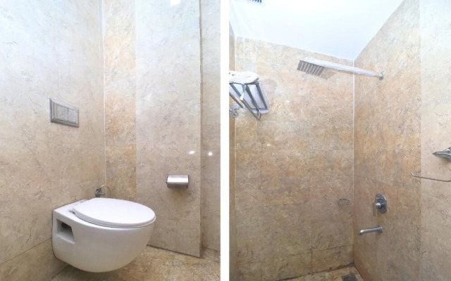 OYO 19392 Hotel Lexis