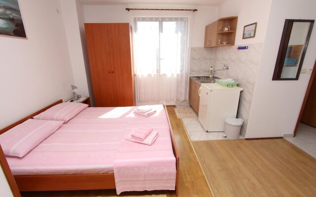 Miriana Studio With Balcony