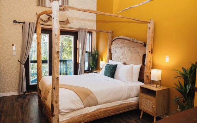 Secluded Oceanfront - Upstairs