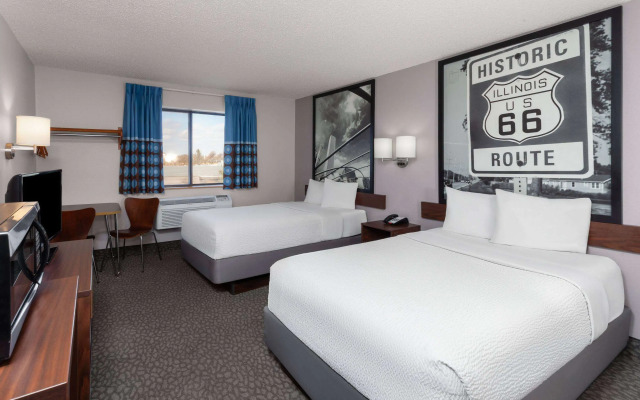 Super 8 by Wyndham Romeoville Bolingbrook