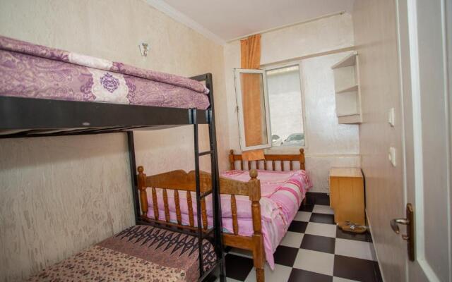Hostel California