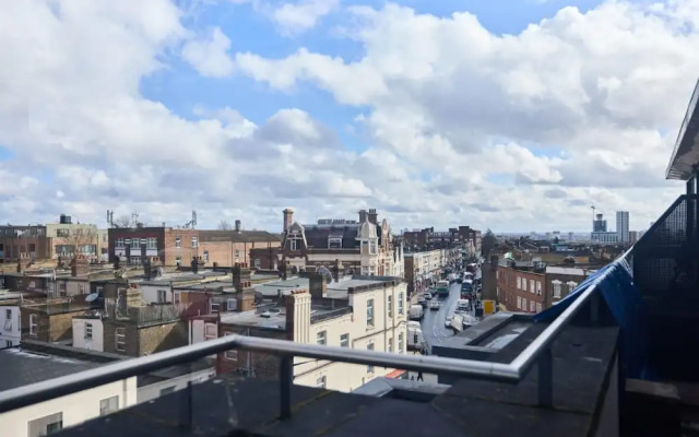 The Harlesden Hideaway - Lovely 2bdr Flat With Balcony