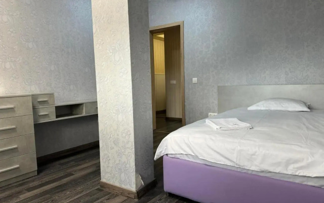 Central Plaza Hotel
