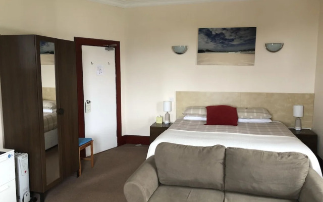 The Bowmore House Bed & Breakfast