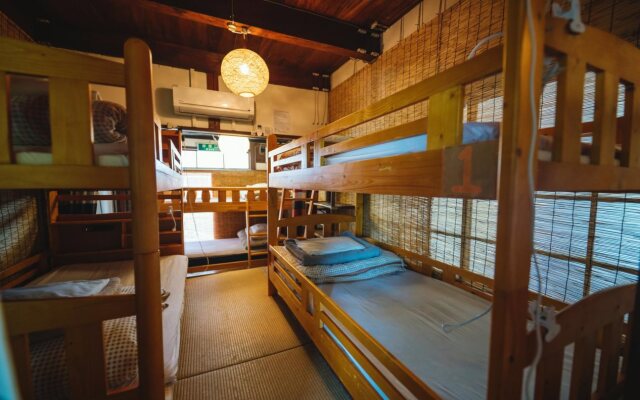 Guesthouse Momonga Village - Hostel