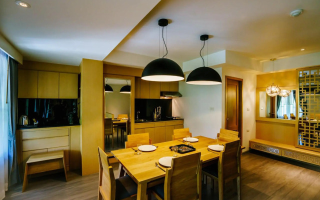Moon Dragon Hotel