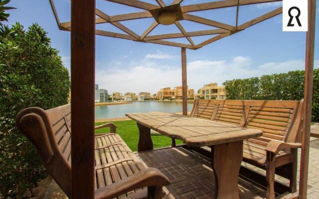 Luxurious 3br Lakefront Town-House (Tawila)
