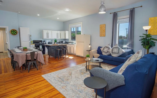 Stunning 3br/2ba Haven in Downtown's Heart
