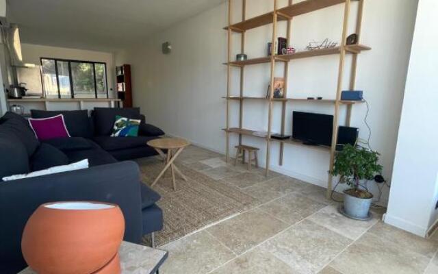 Cosy T3 proche plage. Fibre. Clim