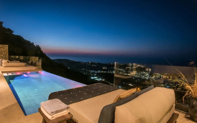 Villa Ouranos - Where the World Unfolds Before you