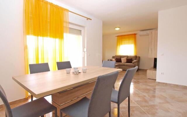 Apartments Antun 1237