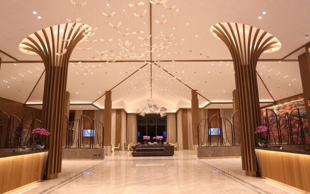 Emerald Bay Hotel Fuxian Lake