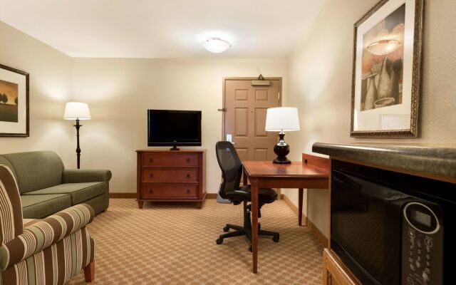 Country Inn & Suites by Radisson, Peoria North, IL