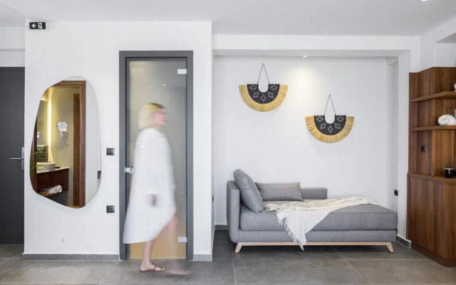 Amyntas Seafront Hotel