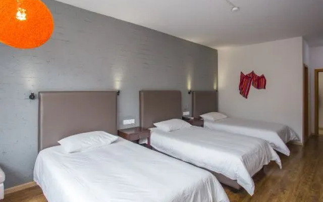 Luguhu Aishang Hotel