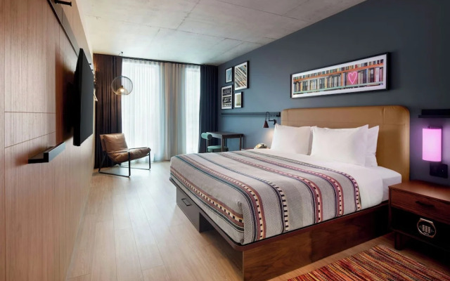 New Hotel Moxy Montreal Downtown
