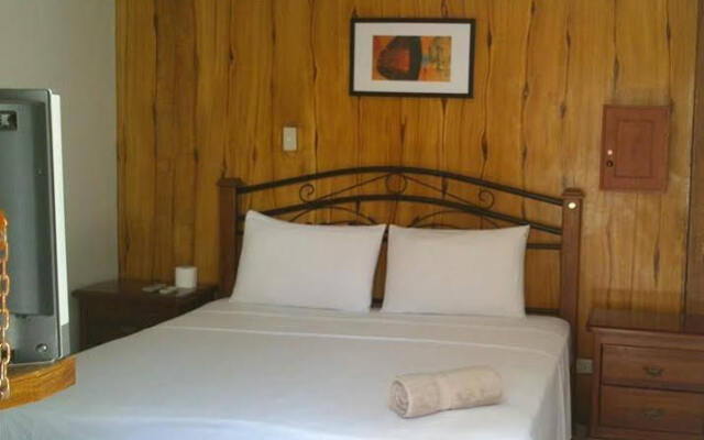 Double Diamond Inn Guest House