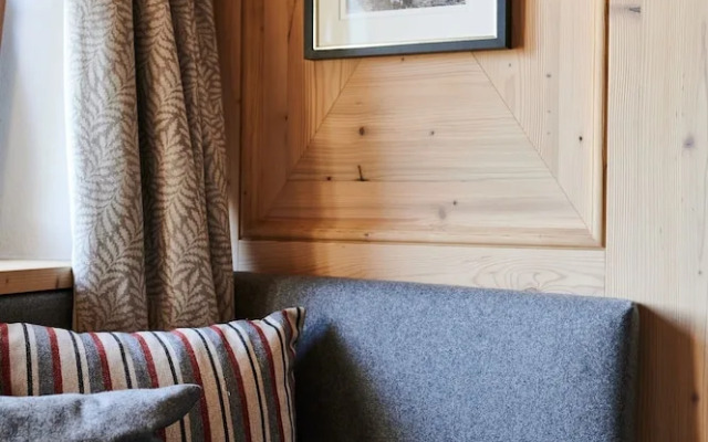 Serviced Luxury Chalet Evi