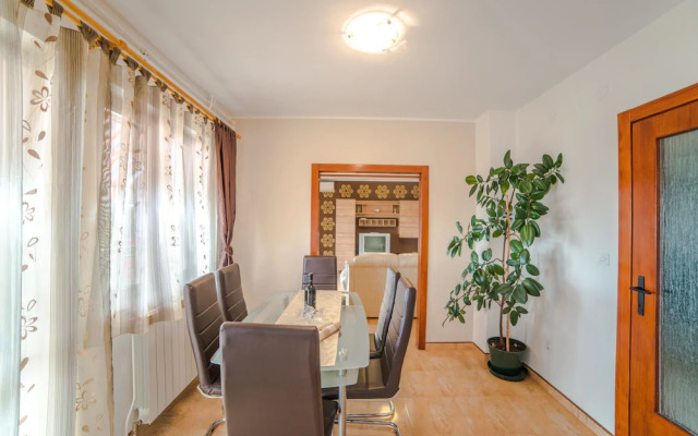 Apartment Maružini 76