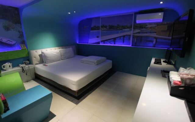 V1 Hotel