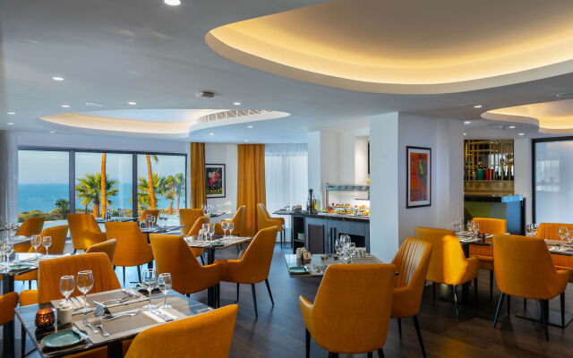 Leonardo Crystal Cove & Spa by the sea - Adults Only