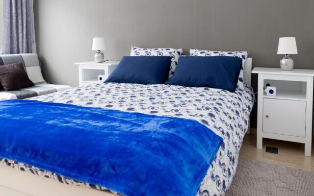 Comfortable Bed, 10 min walk to center