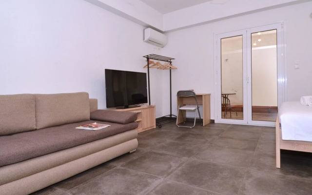 Koukaki a minimal studio