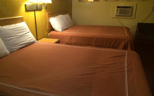 Caravan Motel