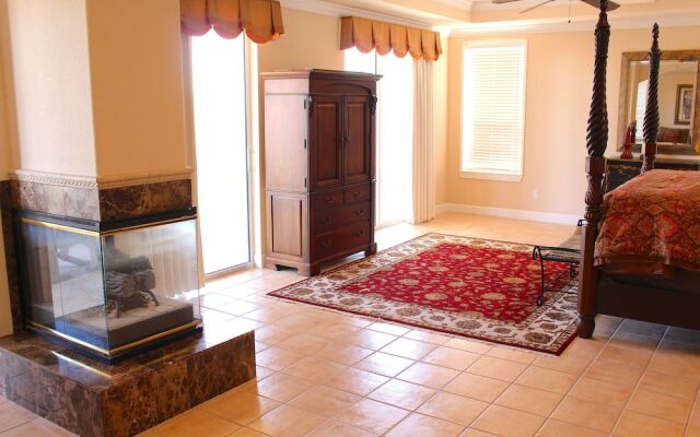 4848 Ocean Blvd - 4 Br Home