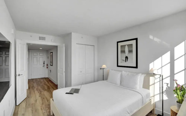 Tucker at Gables Grand Plaza Miami