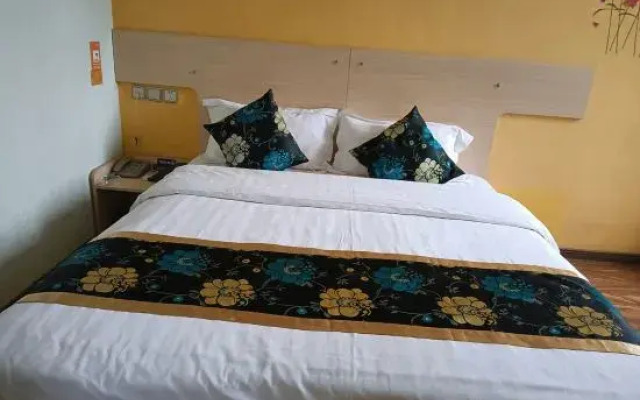 Hello Light Hotel (Jindang Hantan Bridge)