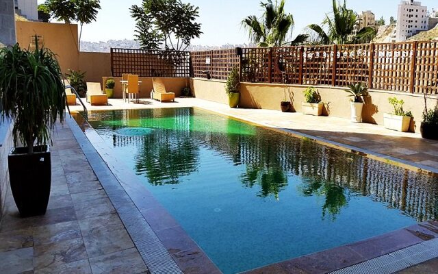 Burda 41 Hotel & Suites
