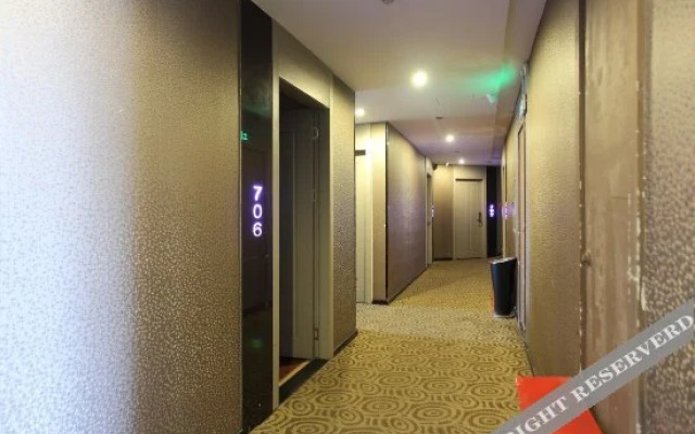 SET Youpin Hotel (Jingzhou Sanwan Road Education College)