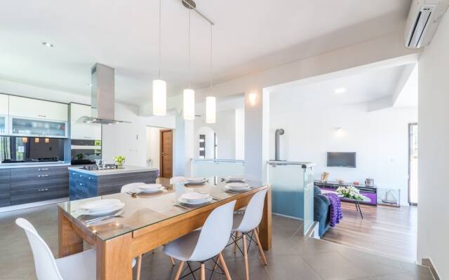 Fantastic Villa Maslina with private pool