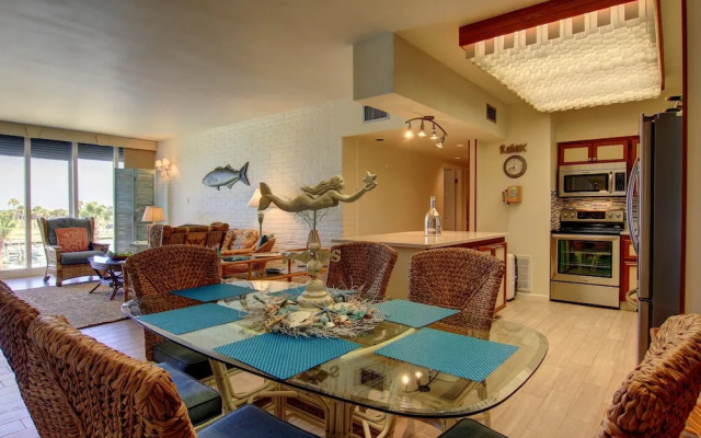 Channelview 205