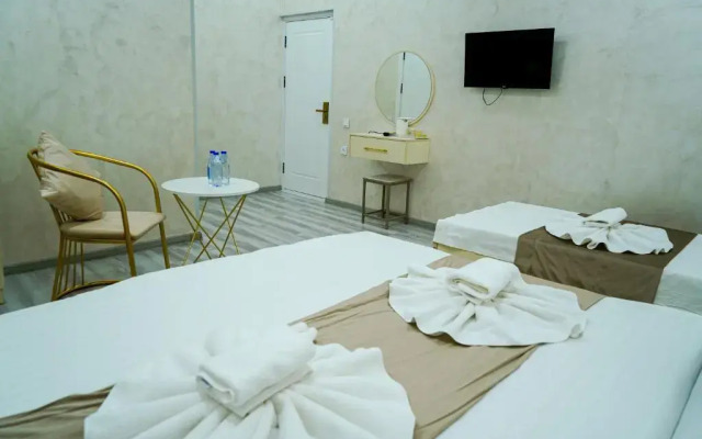 Astoria Hotel (Астория)