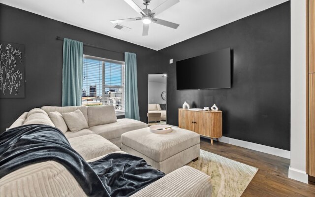 The Hollywood Suite The Gulch