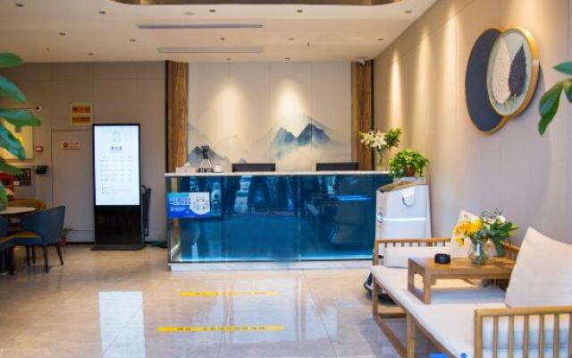 Yahou Light Luxury Hotel