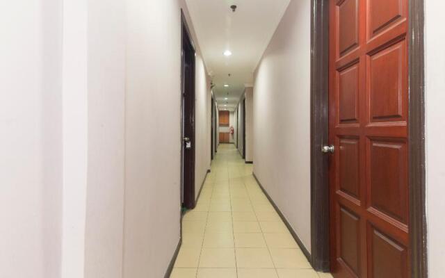 OYO 472 Comfort Hotel 1