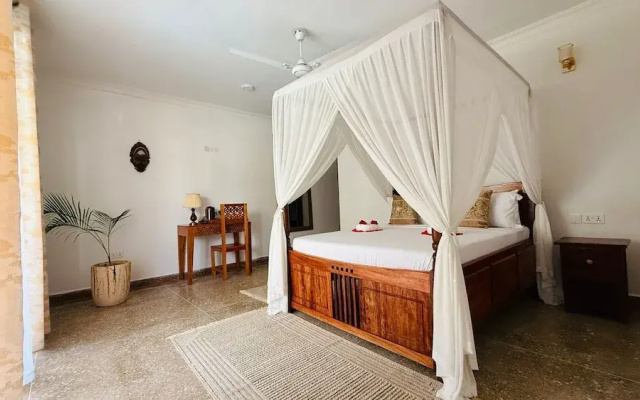 Moya Beach Hotel