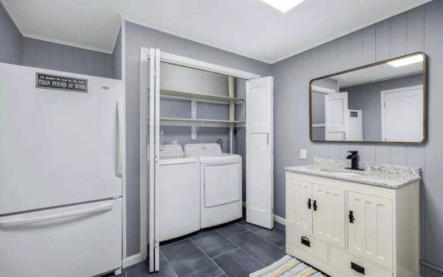 Lakation at the Waters Edge